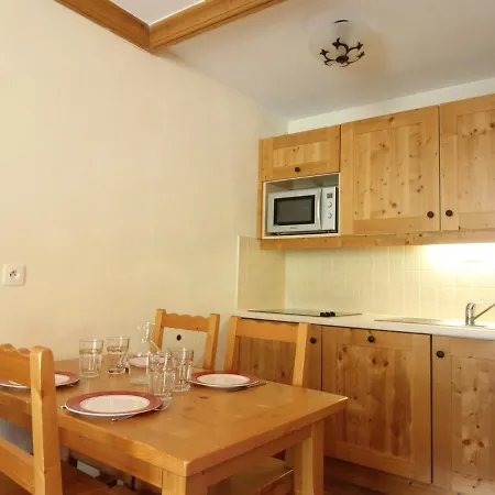 Cosy 4 Pers. Pied Des Pistes Avec Parking Et Piscine - - Fr-1-508-181 Apartment *